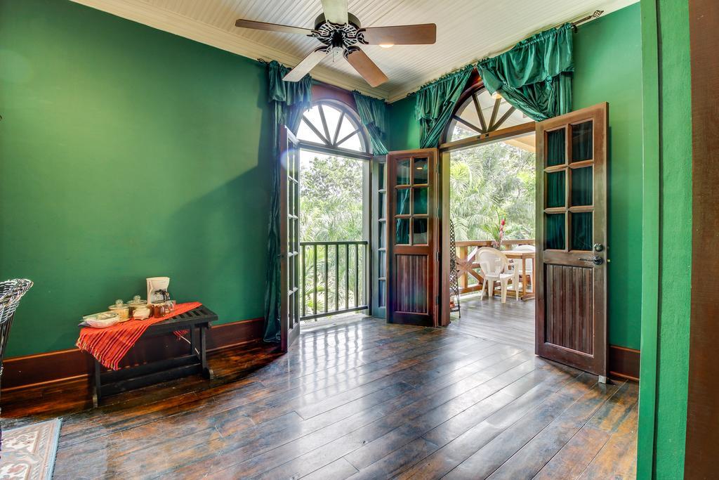 Colonial Suite @ Mahogany Hall San Ignacio Dış mekan fotoğraf